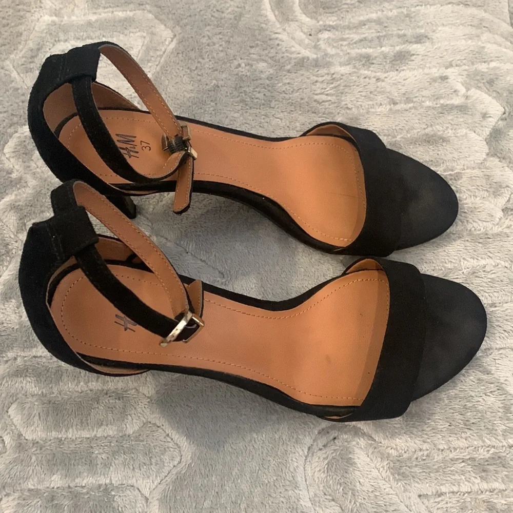 H&M Black Stilettos 👠 *FIXED PRICE* - Picture 2 of 6